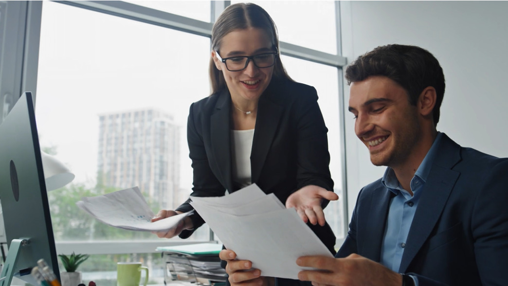 Reunião entre diretor financeiro administrativo